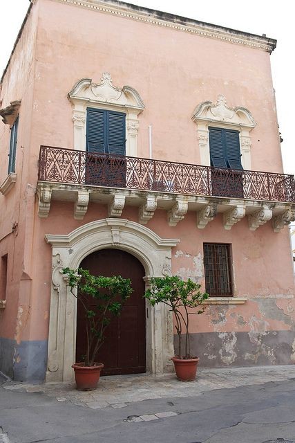 81651f1bfc95a0c0b7d00700b17e1e98